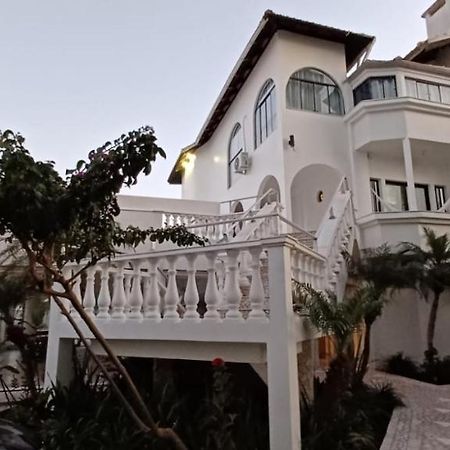 בומבינאס Czaritza Apart Hotel מראה חיצוני תמונה
