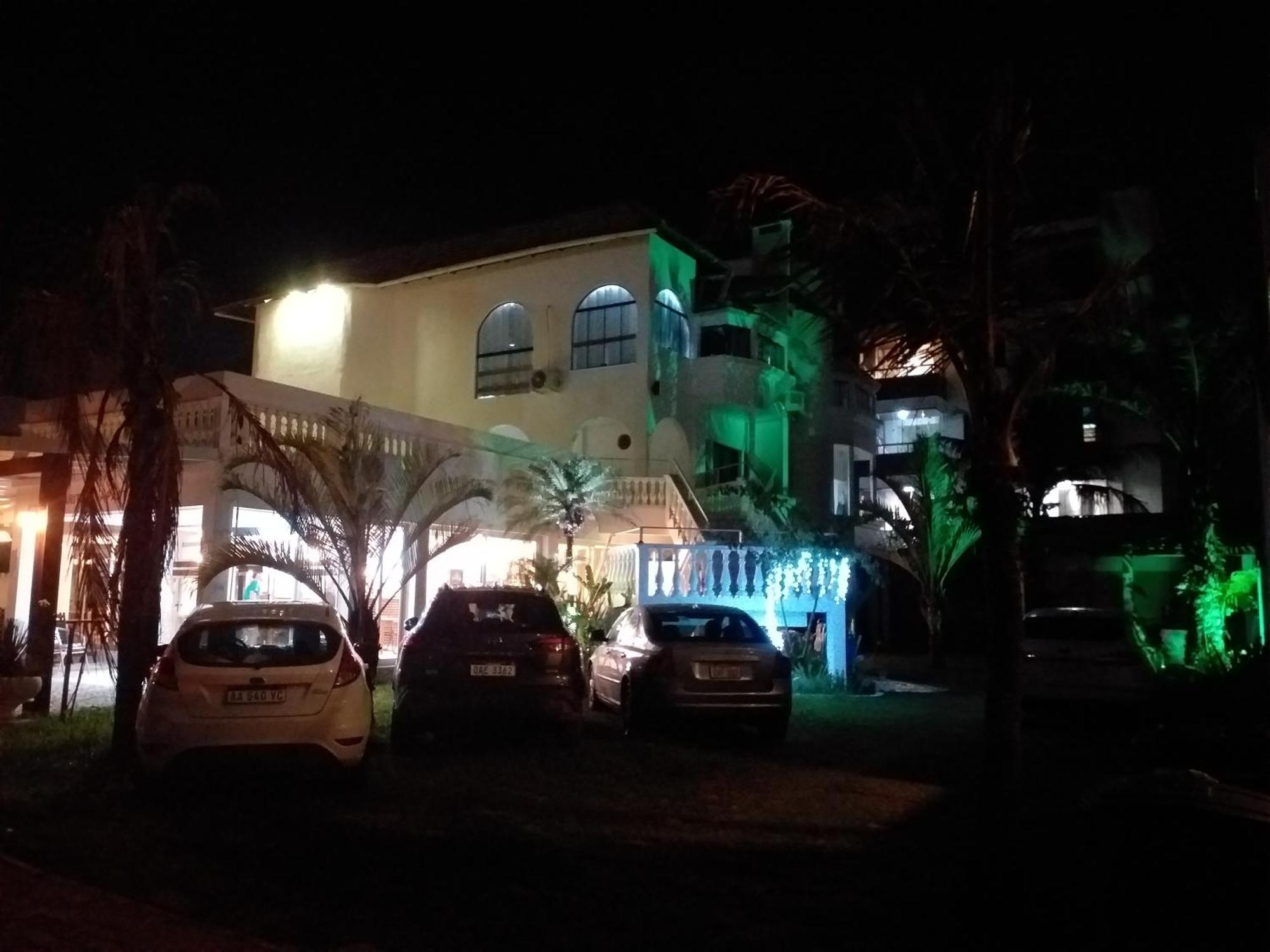 בומבינאס Czaritza Apart Hotel מראה חיצוני תמונה